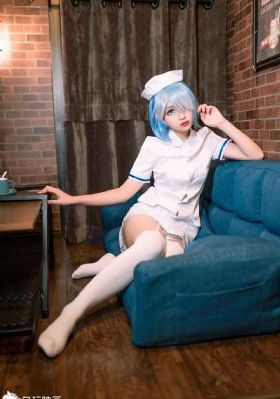 美女光屁屁无遮